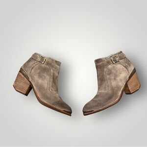 Jeffrey Campbell Maverick Suede Booties Sz 9